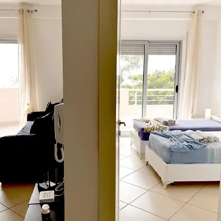 Roal Beach Front דירה
