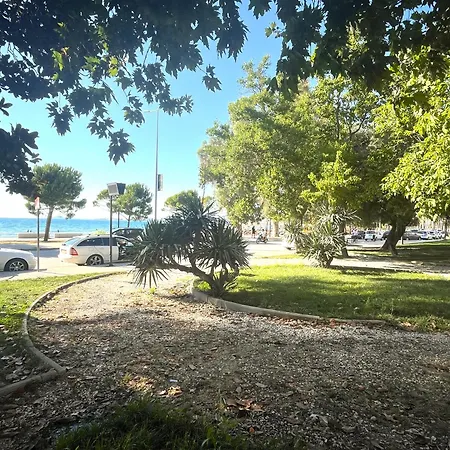 Roal Beach Front דירה